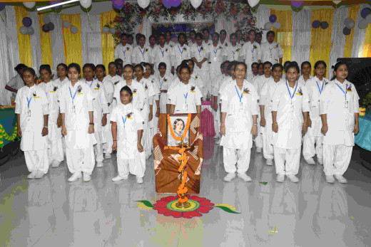 जीएनएम स्कूल में लैंप लाइटिंग एंड ओथ टेकिंग सेरमनी का आयोजन